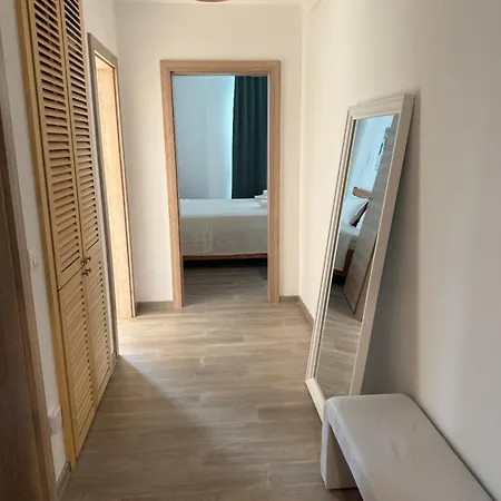 Azur Апартаменти *